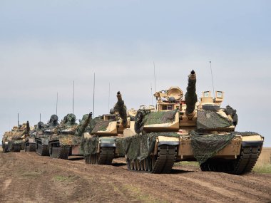 Galati, Romanya - 20 Nisan 2017: askerler Smardan Çokgen Galati County, Romanya Adalet kartal askeri tatbikat sırasında Amerikan ve Romanya; 20 Nisan 2017