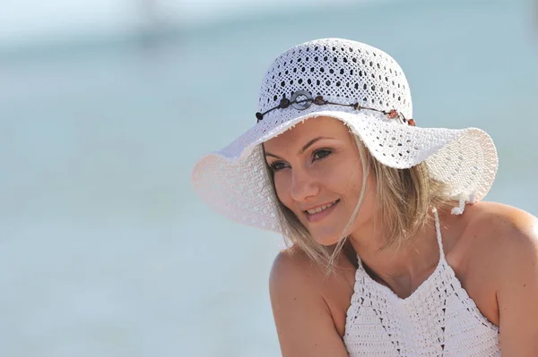 Jovem Mulher Retrato Livre Verão — Fotografia de Stock