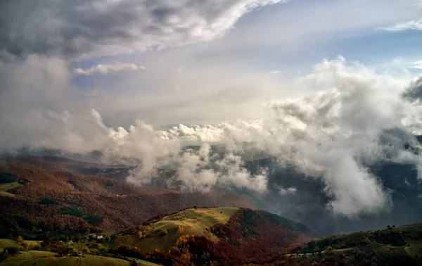 Uitzicht Vanuit Lucht Het Platteland Van Karpaten Herfstochtend Roemenië — Stockfoto
