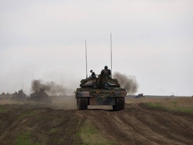 Galati, Romanya - 20 Nisan 2017: askerler Smardan Çokgen Galati County, Romanya Adalet kartal askeri tatbikat sırasında Amerikan ve Romanya; 20 Nisan 2017