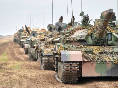 Galati, Romanya - 20 Nisan 2017: askerler Smardan Çokgen Galati County, Romanya Adalet kartal askeri tatbikat sırasında Amerikan ve Romanya; 20 Nisan 2017