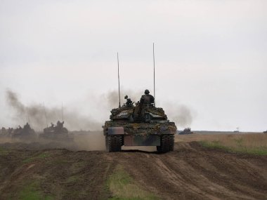 Galati, Romanya - 20 Nisan 2017: askerler Smardan Çokgen Galati County, Romanya Adalet kartal askeri tatbikat sırasında Amerikan ve Romanya; 20 Nisan 2017