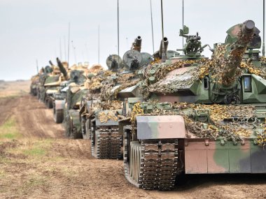 Galati, Romanya - 20 Nisan 2017: askerler Smardan Çokgen Galati County, Romanya Adalet kartal askeri tatbikat sırasında Amerikan ve Romanya; 20 Nisan 2017