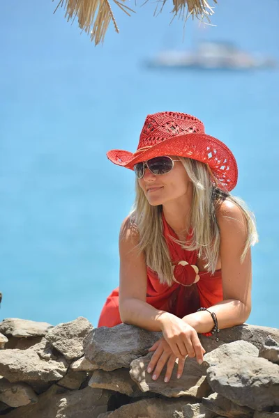 Young Woman Beach Summer Sunny Day — Stock Photo, Image