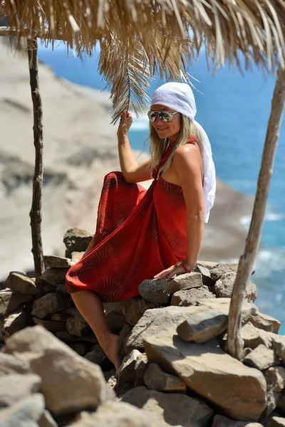 Young Woman Beach Summer Sunny Day — Stock Photo, Image