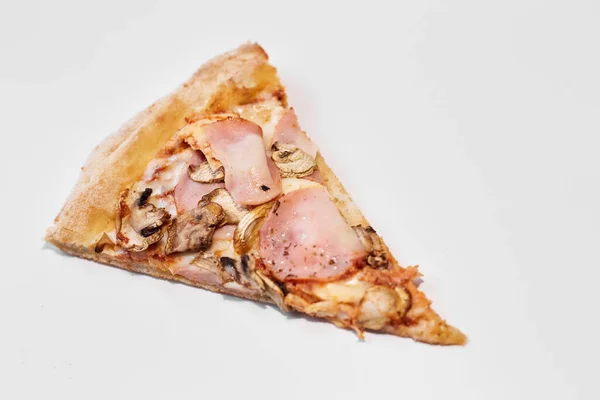 Mantarlı ve jambonlu pizza, jambonlu ve mantarlı pizza.