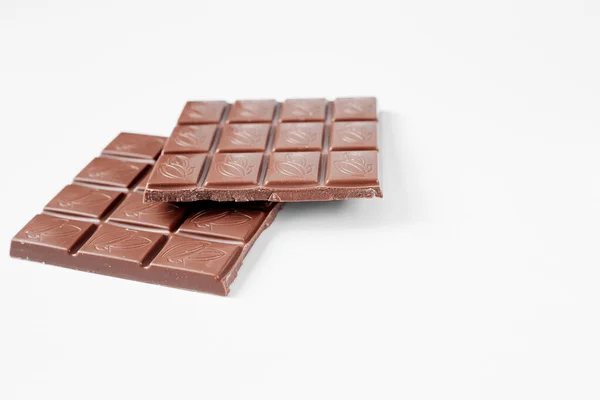배경에 고립된 초콜릿 가까이 수있습니다 — 스톡 사진