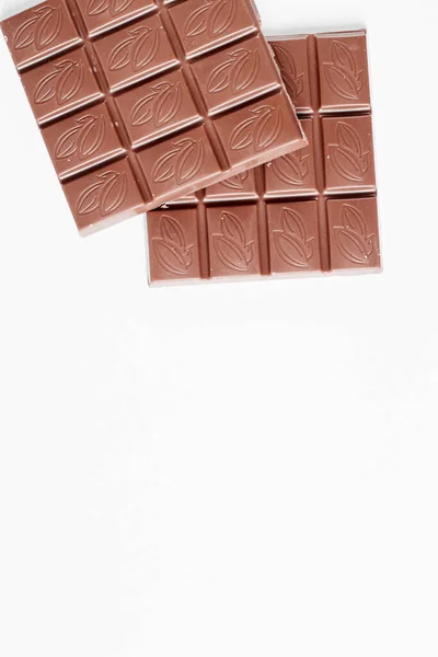 Chiudere Una Tavoletta Cioccolato Isolata Fondo Bianco — Foto Stock