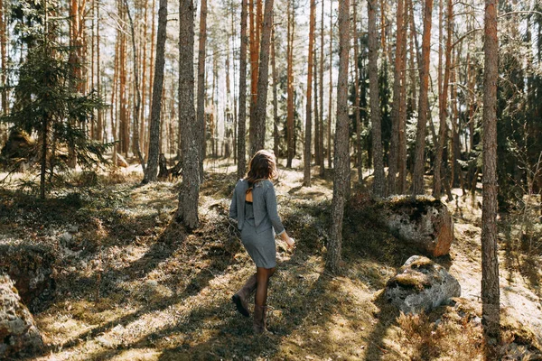 Предсвадебная Фотосессия Лесу Природе Виде Прогулок Путешествий Красота Севера России — стоковое фото