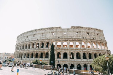 Kolezyum, Roma, İtalyan tarzı binalar. Güzel mimari ve eski binalar. Turizm, tüm dünyada popüler. Antik Roma