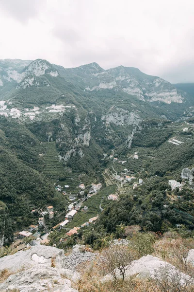 Costa Amalfi Encostas Montanha Com Plantações Limões Vista Panorâmica Cidade — Fotografia de Stock