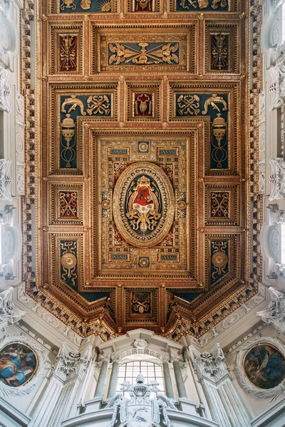 Iglesia Salvatore Roma Vista Desde Fuera Desde Dentro Frescos Estatuas — Foto de Stock