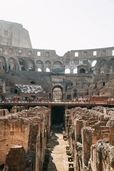 Колизей в Риме, здания в итальянском стиле. Красивая архитектура и старинные здания. Туристическое направление, популярное во всем мире. Древний Рим
