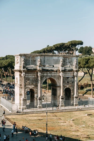 ローマ イタリア風の建物でコロッセオ 美しい建築と古代の建物 世界中で人気の観光地 古代ローマ — ストック写真