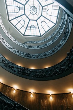 Vatikan, San Pietro Meydanı. İç ve üst görünümden. Antik mimari Roma ve manzaraları. Heykeller ve fresklerin büyük sanatçıların. Vatikan Müzesi içinde. Panoramik çatı
