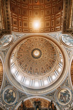 Vatikan, San Pietro Meydanı. İç ve üst görünümden. Antik mimari Roma ve manzaraları. Heykeller ve fresklerin büyük sanatçıların. Vatikan Müzesi içinde. Panoramik çatı