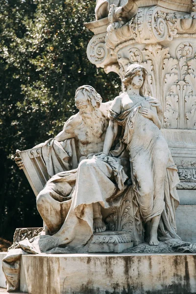 Szobrok Parkban Római Természet Építészet Kulturális Műemlékek Ívek Oszlopok Kút — Stock Fotó
