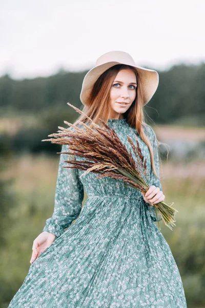 Beautiful Russian Girl Hat Summer Dress Walking Field Grass Waist — Stock Photo, Image