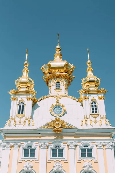 Arquitetura São Petersburgo Peterhof Palácios Com Estátuas Stucco Escadas Cidade — Fotografia de Stock