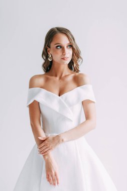 Bir kavram evlilik, çağdaş Avrupa gelin. Buket çiçek, iç Studio ücretleri. Minimalist bir düğün, beyaz renk için fikirler