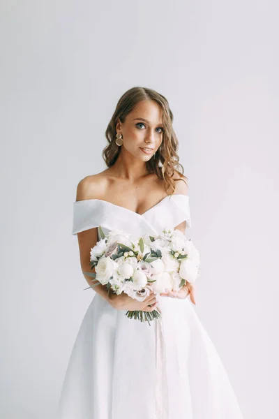 Ein Konzept Hochzeit Zeitgenössische Europäische Braut Blumenstrauß Honorare Innenstudio Ideen — Stockfoto