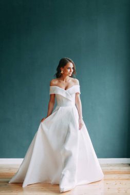 Bir kavram evlilik, çağdaş Avrupa gelin. Buket çiçek, iç Studio ücretleri. Minimalist bir düğün, beyaz renk için fikirler