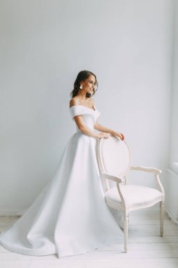 Bir kavram evlilik, çağdaş Avrupa gelin. Buket çiçek, iç Studio ücretleri. Minimalist bir düğün, beyaz renk için fikirler