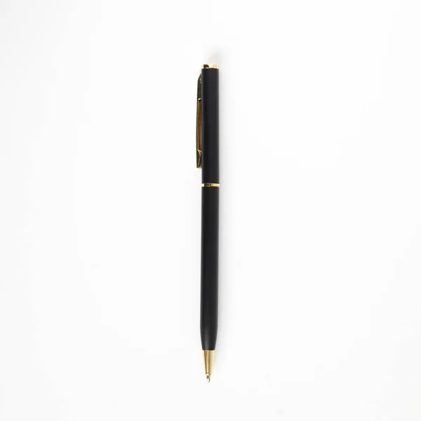 记事本和钢笔在白色背景 极简主义 一组钢笔 详细信息和宏 关闭视图 — 图库照片