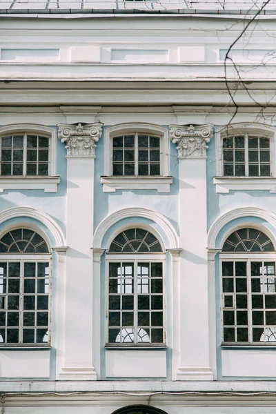 历史建筑的建筑元素 圣彼得堡的街道 城市寺庙和博物馆 — 图库照片