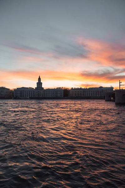 Tarihi Binaların Mimari Unsurları Petersburg Sokaklarında Köprüler Nehirler Ile Gün — Stok fotoğraf