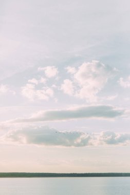 İtalyan doğaya gün batımında. Yaz yumuşak pastel renklerle. Güzel Sanatlar manzara fotoğrafçılığı