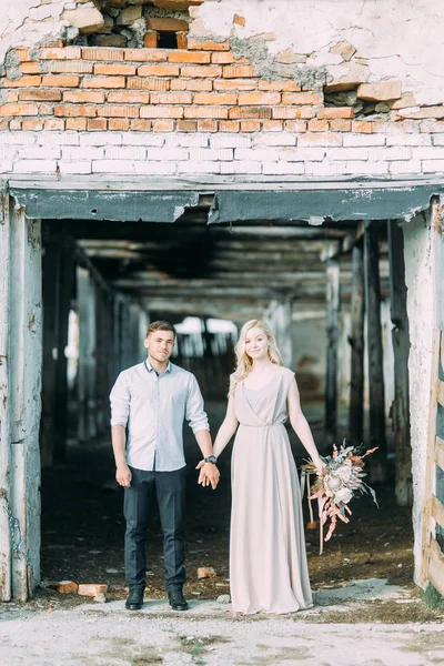 Hochzeit Europäischen Stil Auf Dem Bauernhof Altes Verlassenes Gebäude Kunst — Stockfoto