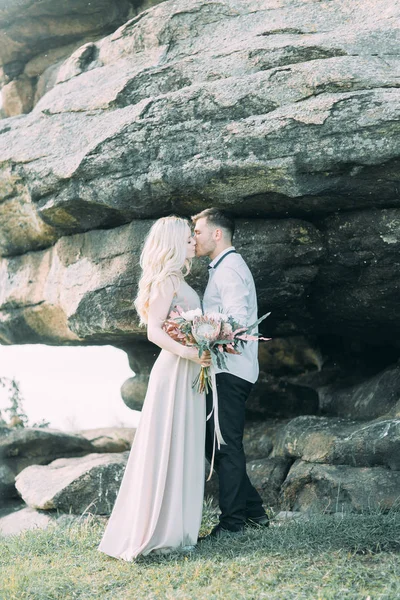 Cérémonie Mariage Dans Les Montagnes Dans Nature Décor Dans Style — Photo