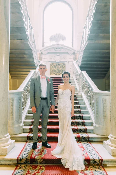 Escritório Registro São Petersburgo Dois Antes Casamento Nas Escadas Estilo — Fotografia de Stock