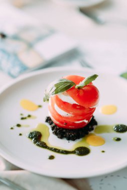 Tatlılar dekor ile menu için. Restoran yemekleri ile güzel bir porsiyon.