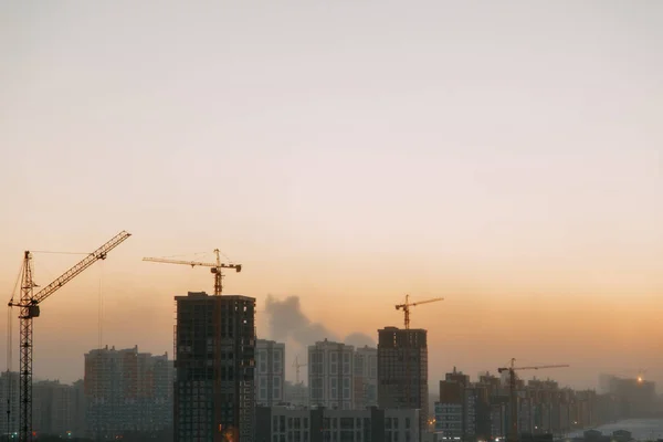 Bau Des Gebäudes Morgengrauen Hintergrund Der Industriestadt — Stockfoto