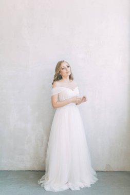  Avrupa tarzında iç Studio Ücretleri. Beyaz gelinlikli gelin. 