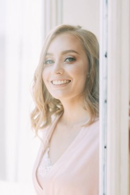  Fees and photo shoot in the interior Studio. Morning of the bride dress in the boudoir, in bed.