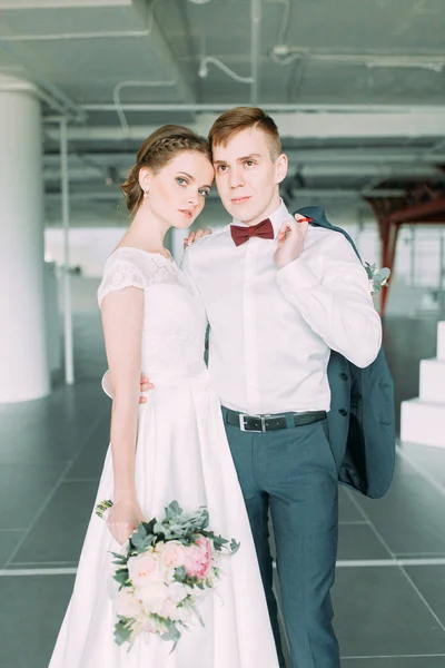 Casal Bonito Noiva Noivo Casamento Estilo Europeu Arte Fina — Fotografia de Stock