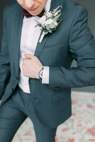 Elegante Novio Joven Estudio Brillante Boda Estilo Europeo Bellas Artes — Foto de Stock