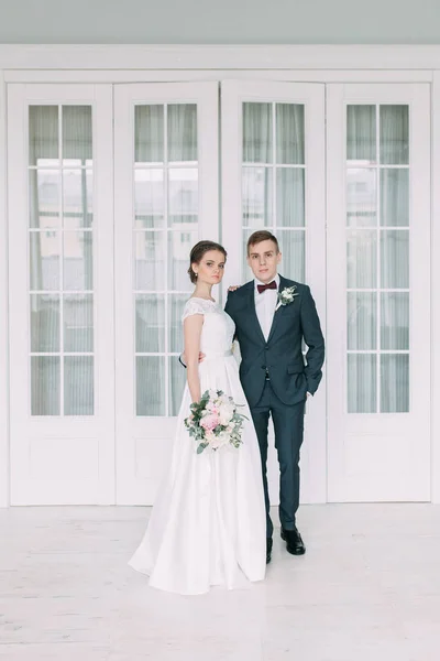 Belo Casal Estúdio Dançando Casamento Estilo Europeu Arte Fina — Fotografia de Stock