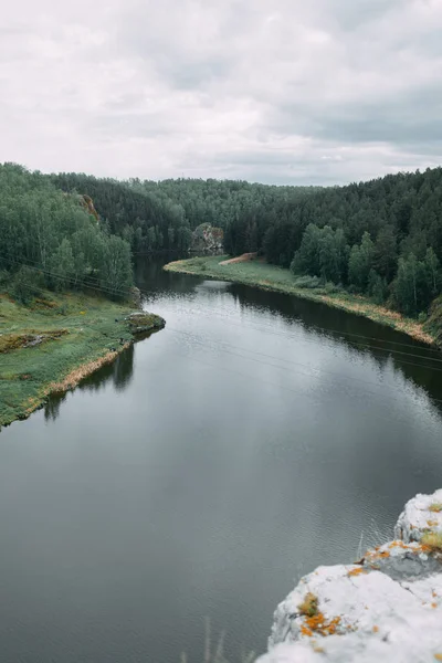 Die Kurven Des Flusses Und Die Schönen Klippen Sommer Natur — Stockfoto