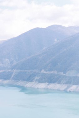 Ananuri haznesi, dawn ve mavi gökyüzü. Doğal yerler ve Etkinlikler.