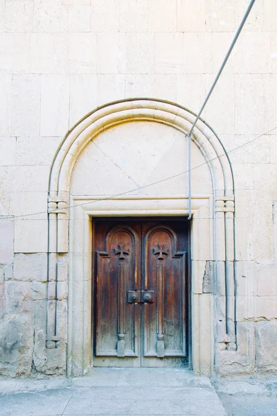 Фасади Старих Іржавих Дверей Красиві Арки Зеленню Фортецях — стокове фото