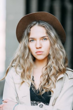 Kız seyahat blogger açık havada. Eski sermaye ve Jvari Manastırı, Georgia.