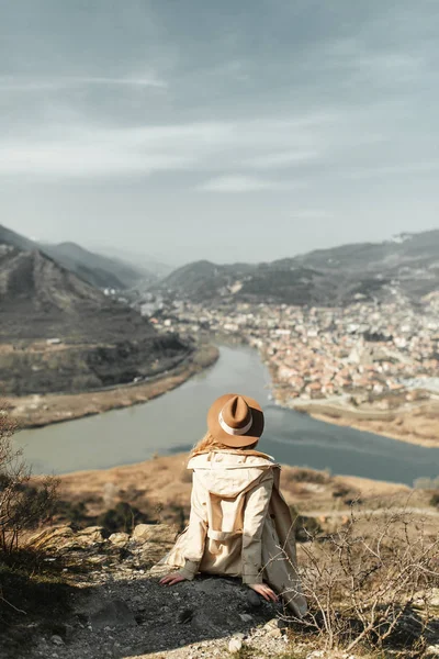 Ragazza Viaggio Blogger All Aperto Antica Capitale Monastero Jvari Georgia — Foto Stock