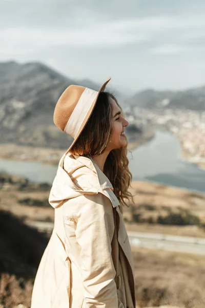 Ragazza Viaggio Blogger All Aperto Antica Capitale Monastero Jvari Georgia — Foto Stock