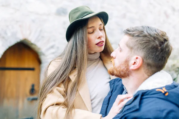 Una Hermosa Pareja Viaja Los Lugares Interés Georgia Historia Amor — Foto de Stock