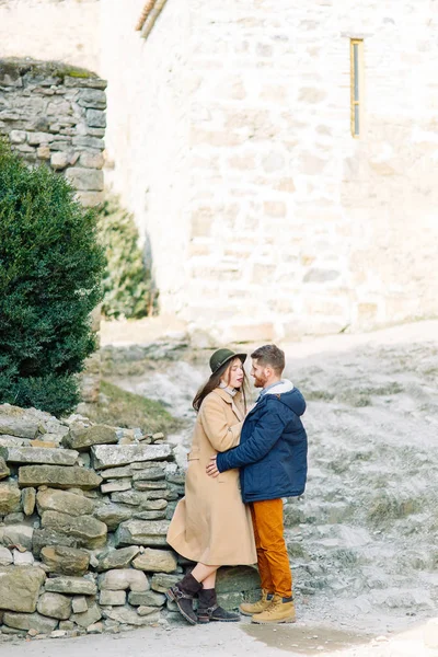 Una Hermosa Pareja Viaja Los Lugares Interés Georgia Historia Amor — Foto de Stock