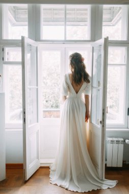 Müzenin ışık düğün fotoğraf çekimi. Güzel Sanatlar stüdyo güzel gelin. 